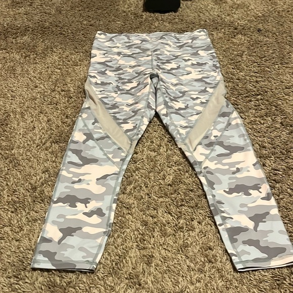 Powerhold fabletics size small - Picture 2 of 5